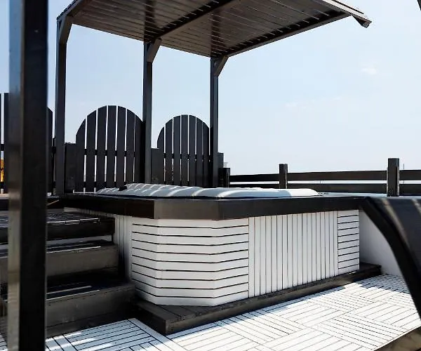 Harbour Lounge Appartement *